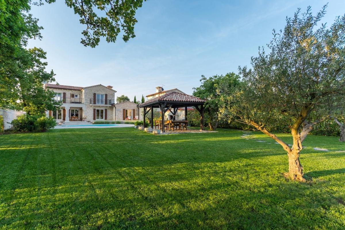 Vila Flora Near Porec With Tennis Court Baderna